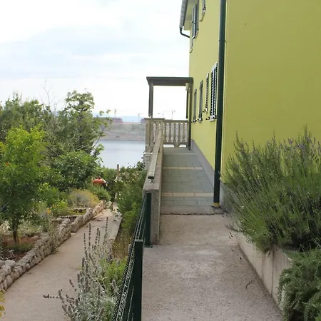 Apartment Primavera Omišalj