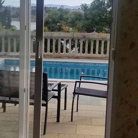 Primavera Apartmán *